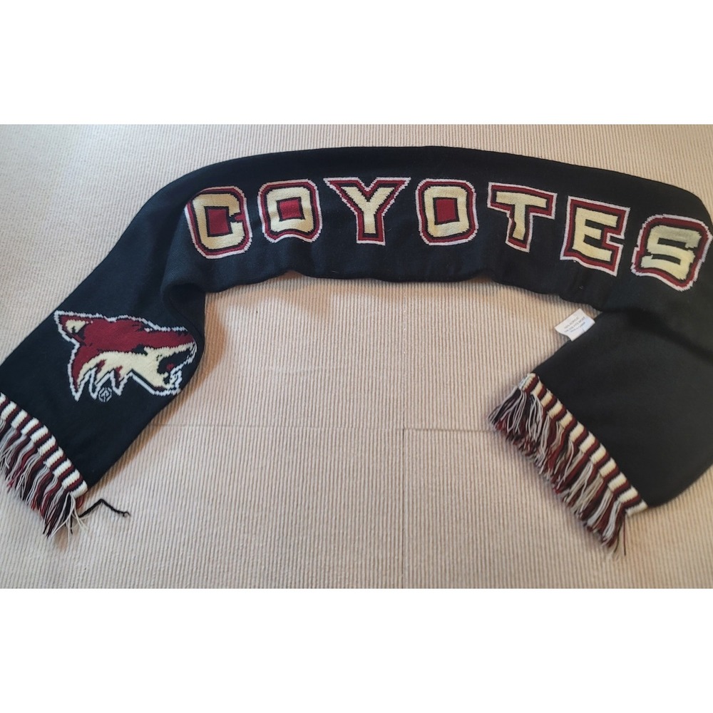 Scarf Coyotes University of South Dakota Heavy 65inx7in black great condition